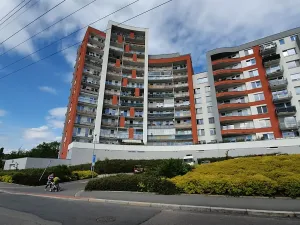 Pronájem bytu 1+kk, Praha - Hloubětín, Nademlejnská, 35 m2