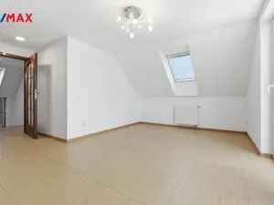 Prodej rodinného domu, Jenišov - Pod Rohem, K Rohu, 210 m2