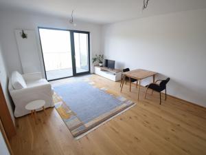 Pronájem bytu 2+kk, Praha - Karlín, Sokolova, 58 m2