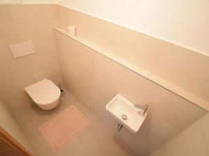 Pronájem bytu 2+kk, Praha - Karlín, Sokolova, 58 m2