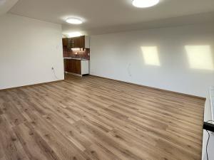 Pronájem bytu 1+kk, Kladno - Kročehlavy, Kročehlavská, 35 m2