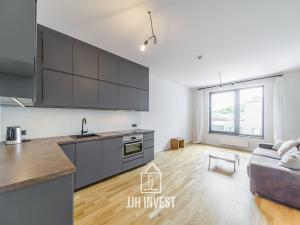 Pronájem bytu 1+kk, Praha - Smíchov, Grafická, 33 m2