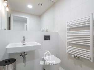 Pronájem bytu 1+kk, Praha - Smíchov, Grafická, 33 m2