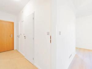 Prodej bytu 2+kk, Vrané nad Vltavou, Nádražní, 53 m2