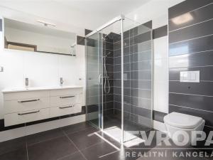 Prodej rodinného domu, Zichovec, 384 m2