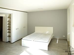 Pronájem bytu 1+kk, Brno - Židenice, Skorkovského, 38 m2