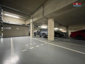 Pronájem garážového stání, Praha - Vinohrady, Korunní, 25 m2