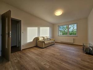 Pronájem bytu 2+kk, Praha - Štěrboholy, U školy, 50 m2