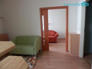 Pronájem bytu 2+kk, Praha - Záběhlice, Ginzova, 39 m2