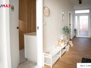 Prodej rodinného domu, Zvěrkovice, 372 m2