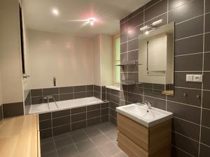 Pronájem bytu 2+kk, Praha - Bubeneč, Rooseveltova, 59 m2