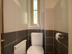 Pronájem bytu 2+kk, Praha - Bubeneč, Rooseveltova, 59 m2