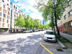 Pronájem bytu 1+kk, Praha - Holešovice, Jankovcova, 43 m2