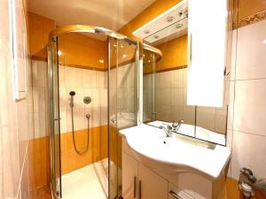 Prodej bytu 1+kk, Praha - Žižkov, Na Jarově, 40 m2