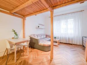 Pronájem bytu 1+kk, Praha - Vinohrady, Kouřimská, 27 m2