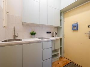 Pronájem bytu 1+kk, Praha - Vinohrady, Kouřimská, 27 m2