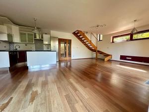 Pronájem rodinného domu, Praha - Klánovice, Jeníkovická, 220 m2