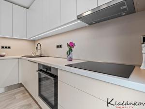 Prodej bytu 1+kk, Zlín - Malenovice, Pod Hradem I, 32 m2