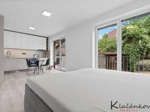 Prodej bytu 1+kk, Zlín - Malenovice, Pod Hradem I, 32 m2