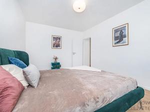 Prodej bytu 4+kk, Praha - Kobylisy, Vršní, 78 m2