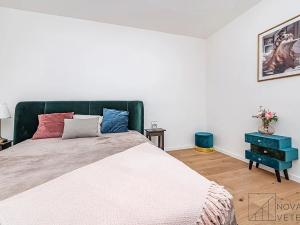 Prodej bytu 4+kk, Praha - Kobylisy, Vršní, 78 m2