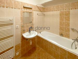 Pronájem bytu 1+kk, Praha - Kyje, Sicherova, 35 m2