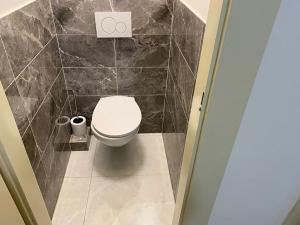 Pronájem bytu 3+kk, Praha - Podolí, Brabcova, 61 m2