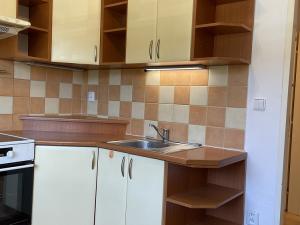 Pronájem bytu 2+1, Stochov, J. A. Komenského, 43 m2