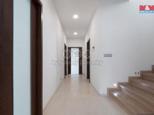 Pronájem rodinného domu, Praha - Černý Most, Bergmanova, 220 m2
