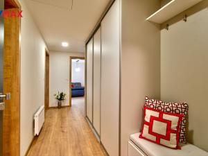 Pronájem bytu 2+kk, Praha - Vysočany, Kolbenova, 54 m2