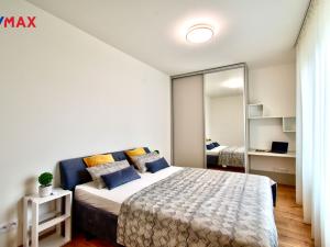 Pronájem bytu 2+kk, Praha - Vysočany, Kolbenova, 54 m2