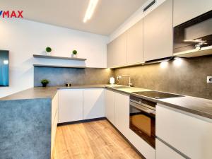 Pronájem bytu 2+kk, Praha - Vysočany, Kolbenova, 54 m2