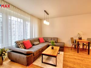 Pronájem bytu 2+kk, Praha - Vysočany, Kolbenova, 54 m2