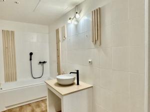 Pronájem bytu 2+kk, Žatec, Otokara Březiny, 52 m2