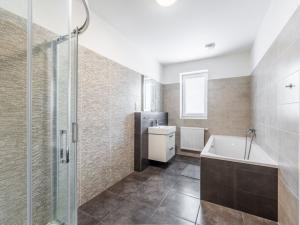 Pronájem bytu 3+kk, Trhové Sviny, Za Pilou, 88 m2