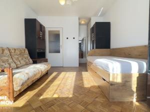 Pronájem bytu 1+1, Zlín, Kúty, 39 m2