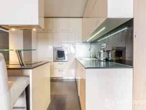 Pronájem bytu 3+kk, Praha - Petrovice, Rezlerova, 68 m2