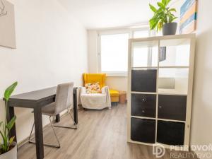 Pronájem bytu 3+kk, Praha - Petrovice, Rezlerova, 68 m2