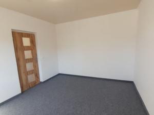 Prodej bytu 3+1, Nová Role, Školní, 58 m2