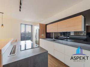 Prodej bytu 4+kk, Praha - Holešovice, Sanderova, 135 m2