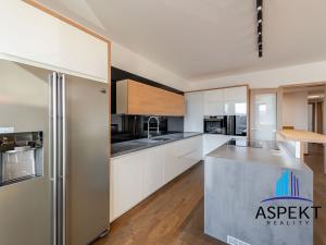 Prodej bytu 4+kk, Praha - Holešovice, Sanderova, 135 m2