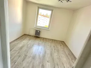 Pronájem bytu 1+1, Nová Role, Pod Nádražím, 36 m2