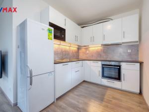 Pronájem bytu 2+kk, Praha - Střížkov, Makedonská, 60 m2