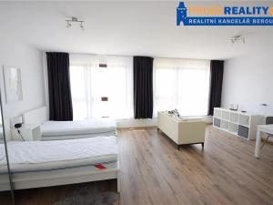 Pronájem bytu 1+kk, Beroun, Na Veselou, 42 m2