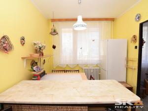 Prodej bytu 3+1, Louny, Školní, 69 m2