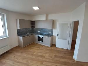 Pronájem bytu 1+kk, Praha - Černý Most, Dobrovolného, 37 m2