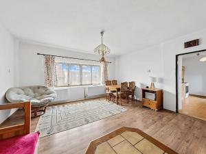 Prodej rodinného domu, Hoštka, Hřbitovní, 280 m2