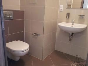 Pronájem bytu 1+kk, Praha - Letňany, Hlučkova, 56 m2