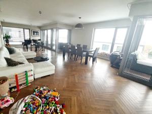 Pronájem bytu 4+kk, Praha - Podolí, Na hřebenech I, 160 m2