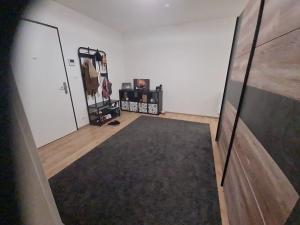 Pronájem bytu 3+1, Praha - Dolní Chabry, Do rybníčků, 120 m2